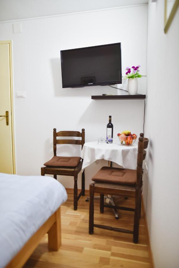 Luka'S Amber Rooms In The Center Of Trogir Bagian luar foto