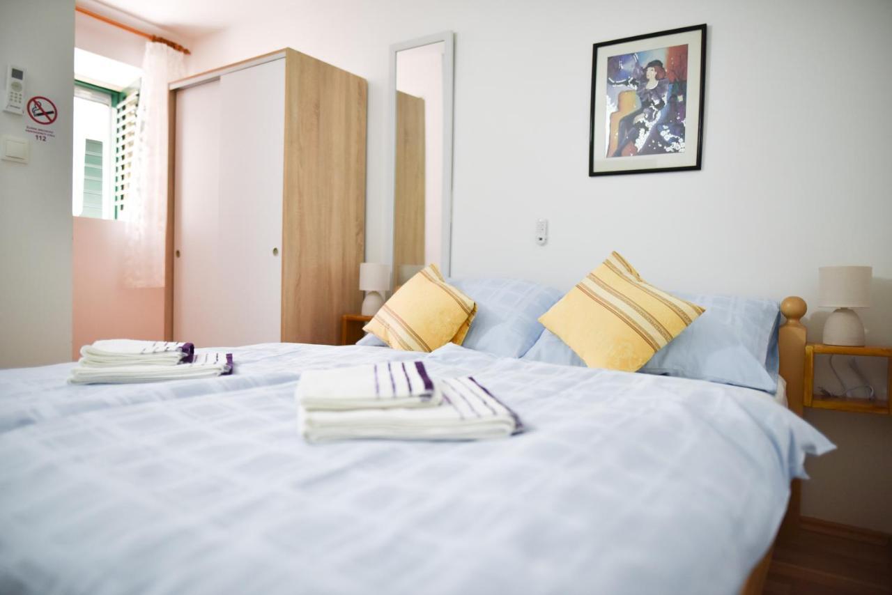 Luka'S Amber Rooms In The Center Of Trogir Bagian luar foto