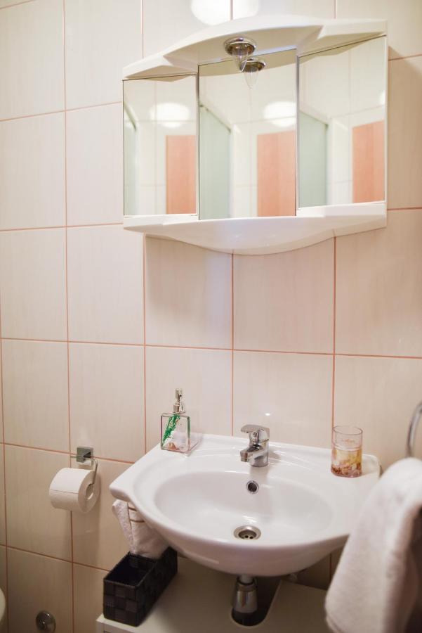 Luka'S Amber Rooms In The Center Of Trogir Bagian luar foto