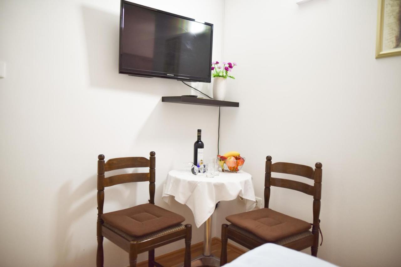 Luka'S Amber Rooms In The Center Of Trogir Bagian luar foto