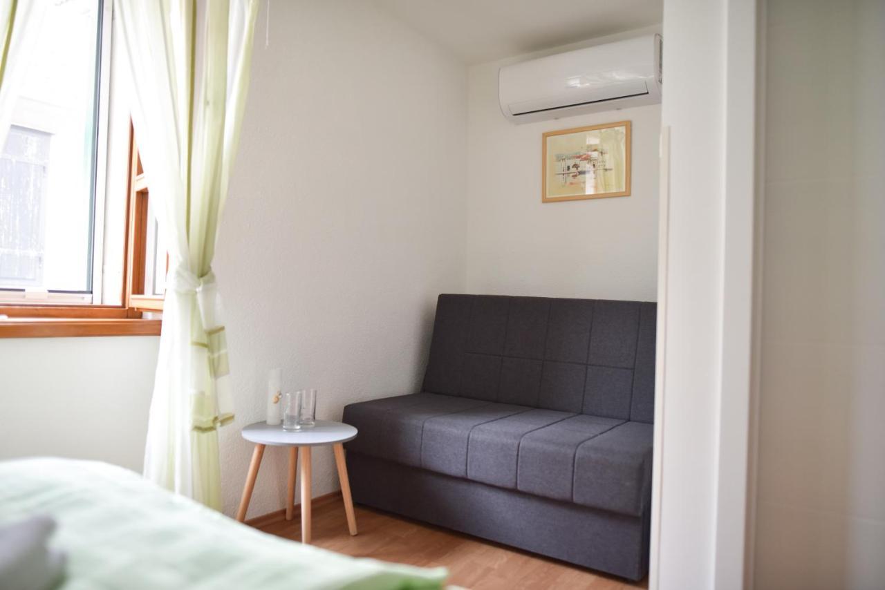 Luka'S Amber Rooms In The Center Of Trogir Bagian luar foto